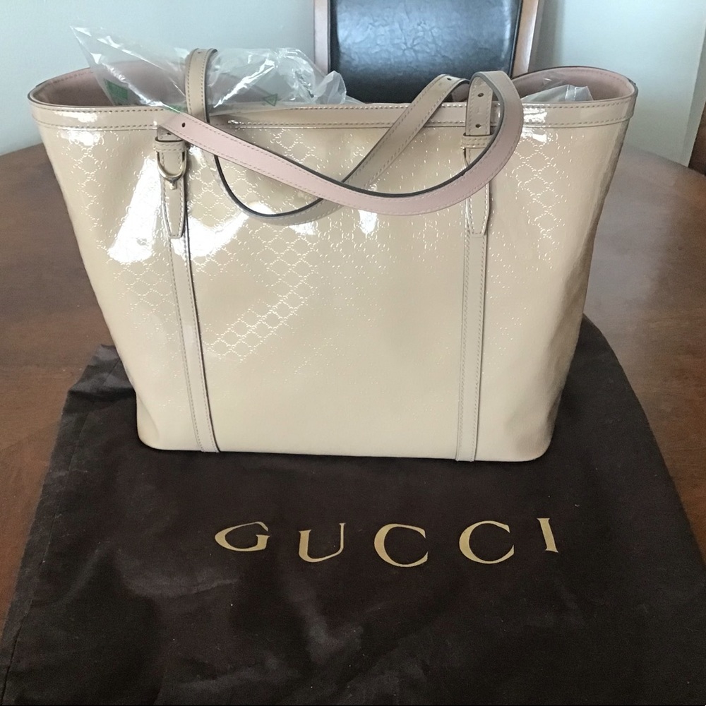 A large Gucci bag excellent condition - Picture 1 of 5